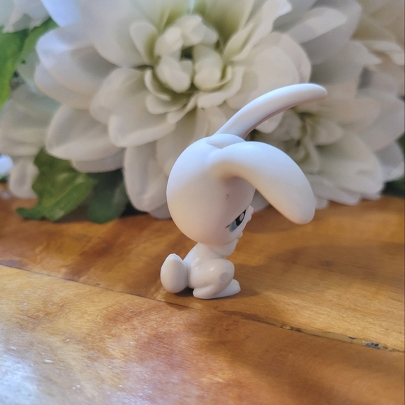 Littlest Pet Shop LPS #49 Bunny Rabbit White Blue Eyes 2004 - Picture 7 of 13